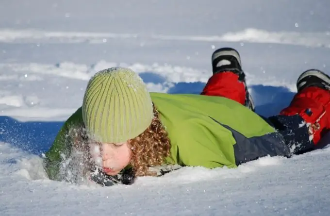 Hoe kleed je een kind in de winter?