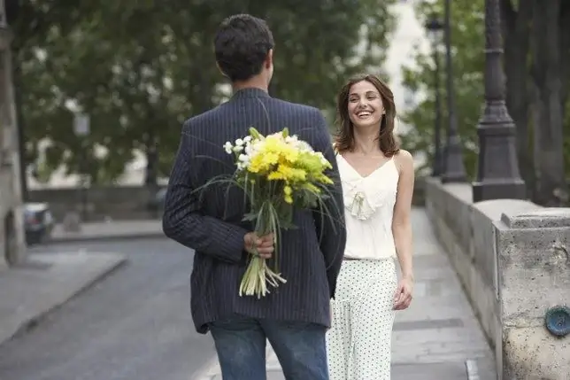 Que flores regalar en una primera cita