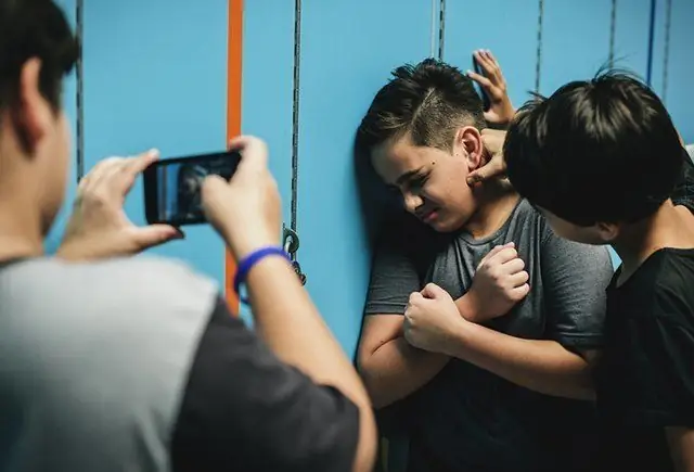 Bullying na escola: como sobreviver entre as feras