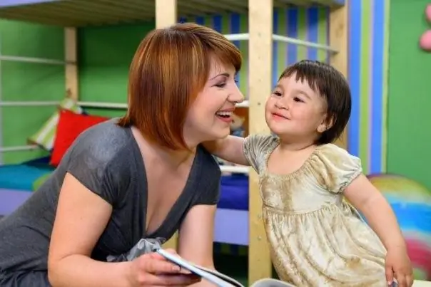 Yuav ua li cas ua tus xeeb ceem rau cov preschooler