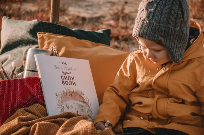 Sélection d'automne de divertissements que l'enfant aimera et n'atteindra pas le budget