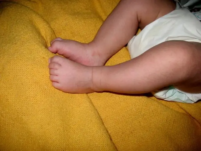 Comment masser les pieds d'un enfant