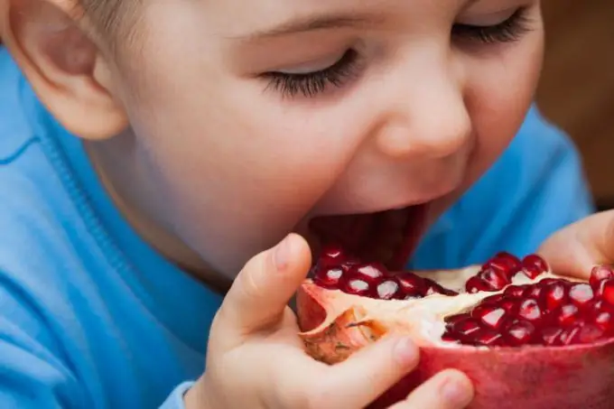 È possibile che un bambino di 2 anni abbia il melograno?