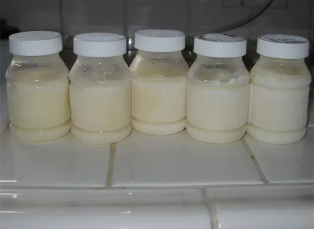 How can breast milk be frozen?