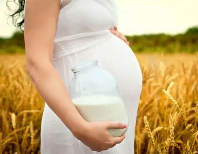 Welche Milch trinkt man am besten während der Schwangerschaft